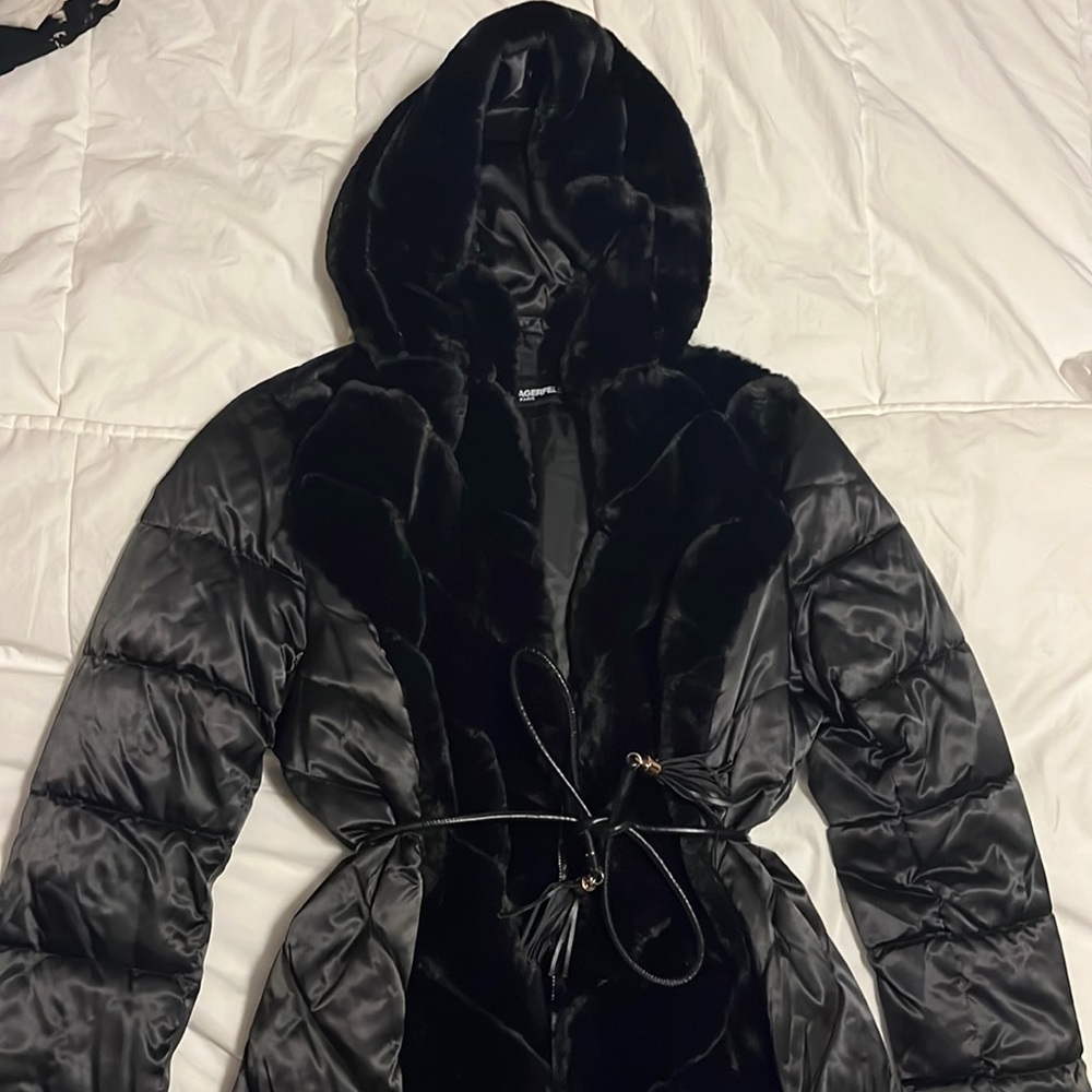 TIERED FAUX FUR BELTED TASSEL PUFFER